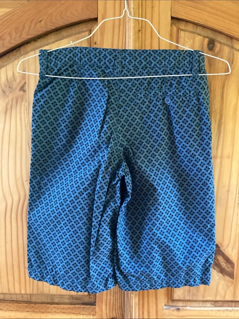 Boys Old Navy blue diamonds long chino shorts size 14